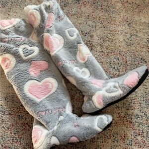 Cozy Heart Patterned Fuzzy Boots